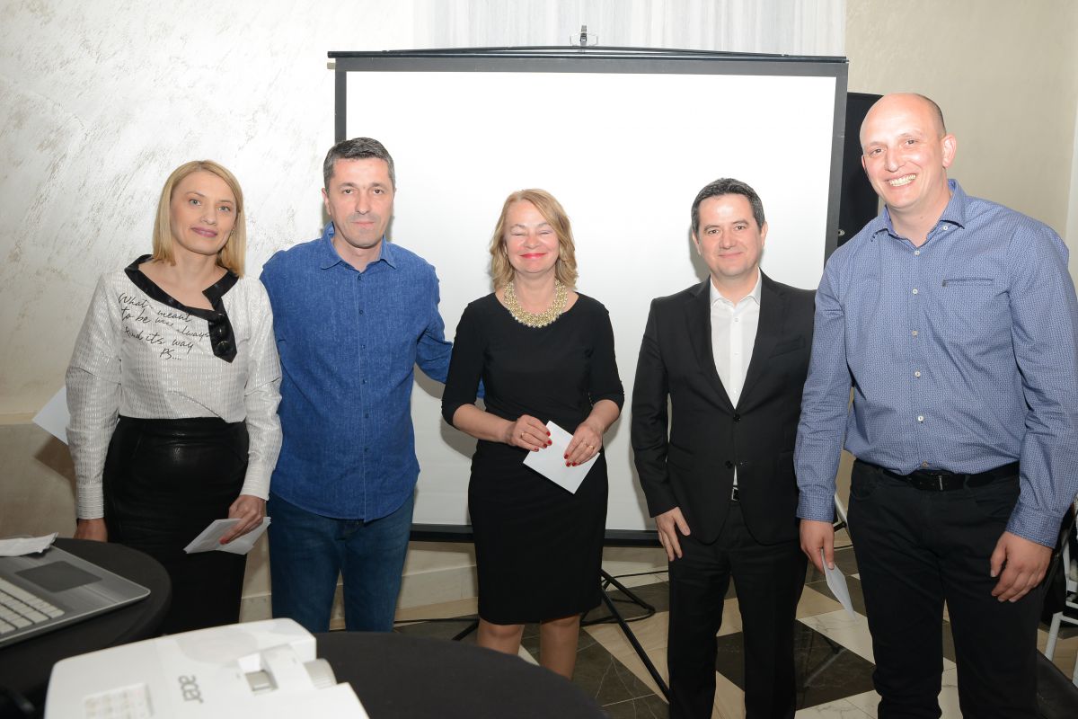 Dobitnici nagrada četvrte kategorije: Saša Savić, Ljiljana Perović, Miloš Folić
